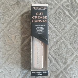 Revolution cut crease canvas